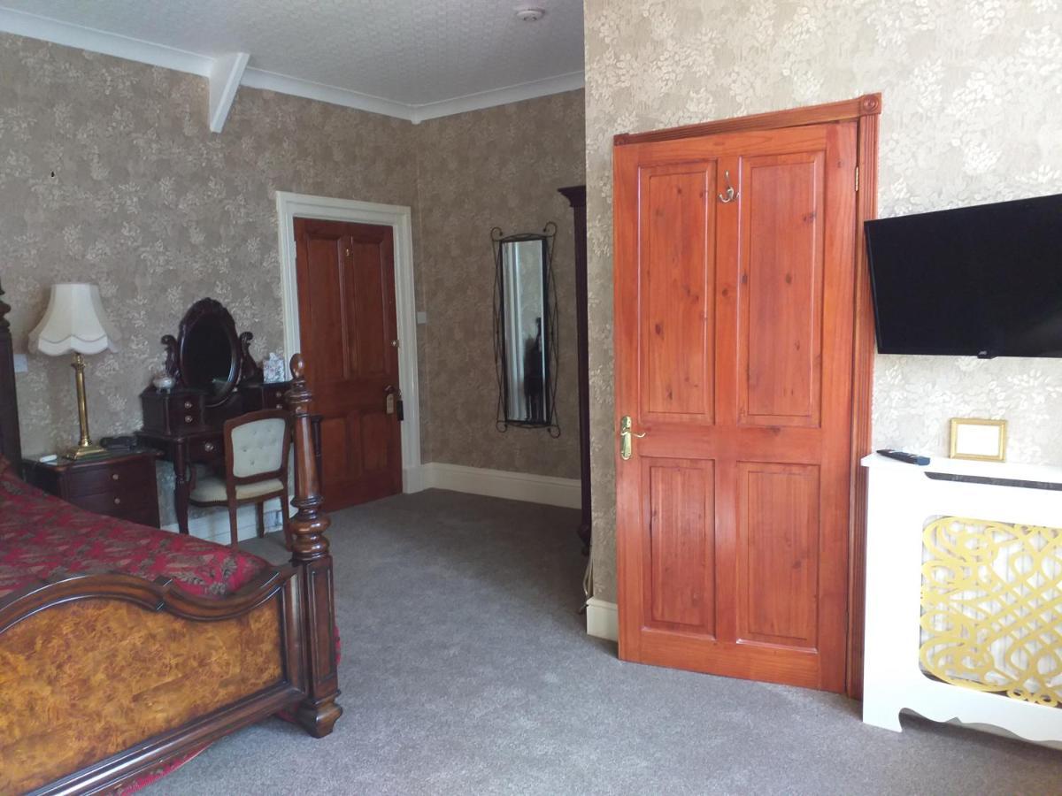 St David'S Guesthouse Haverfordwest Ngoại thất bức ảnh