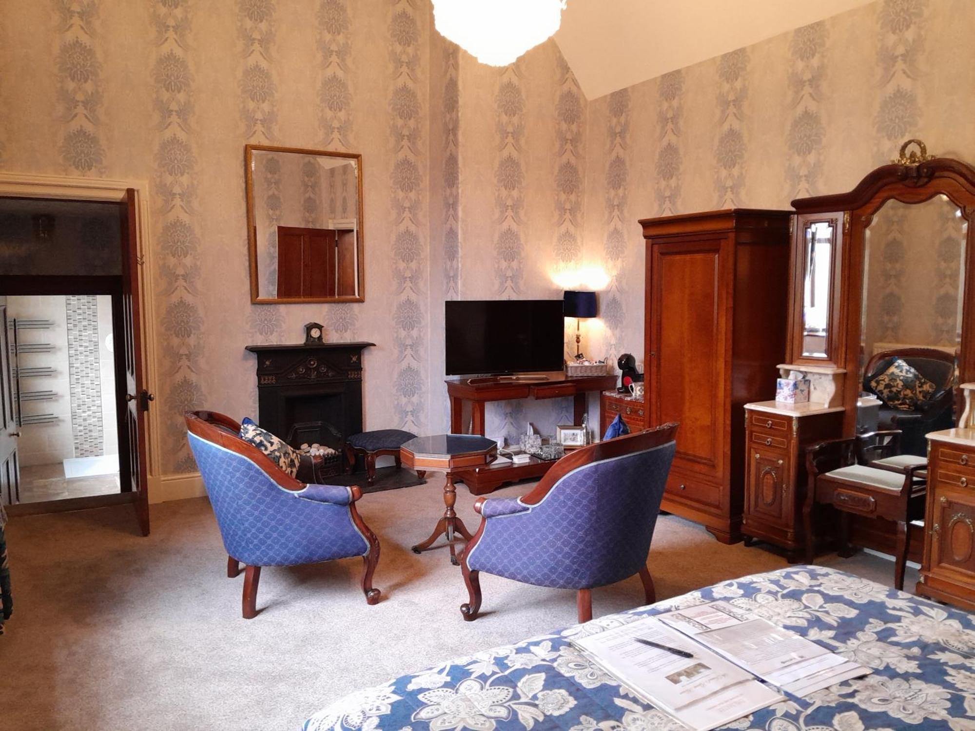 St David'S Guesthouse Haverfordwest Ngoại thất bức ảnh
