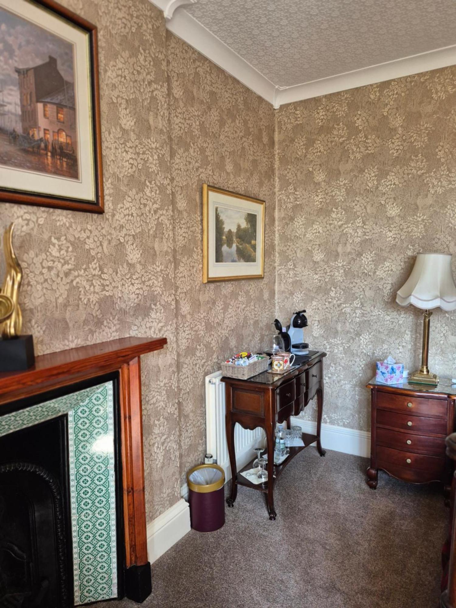 St David'S Guesthouse Haverfordwest Ngoại thất bức ảnh
