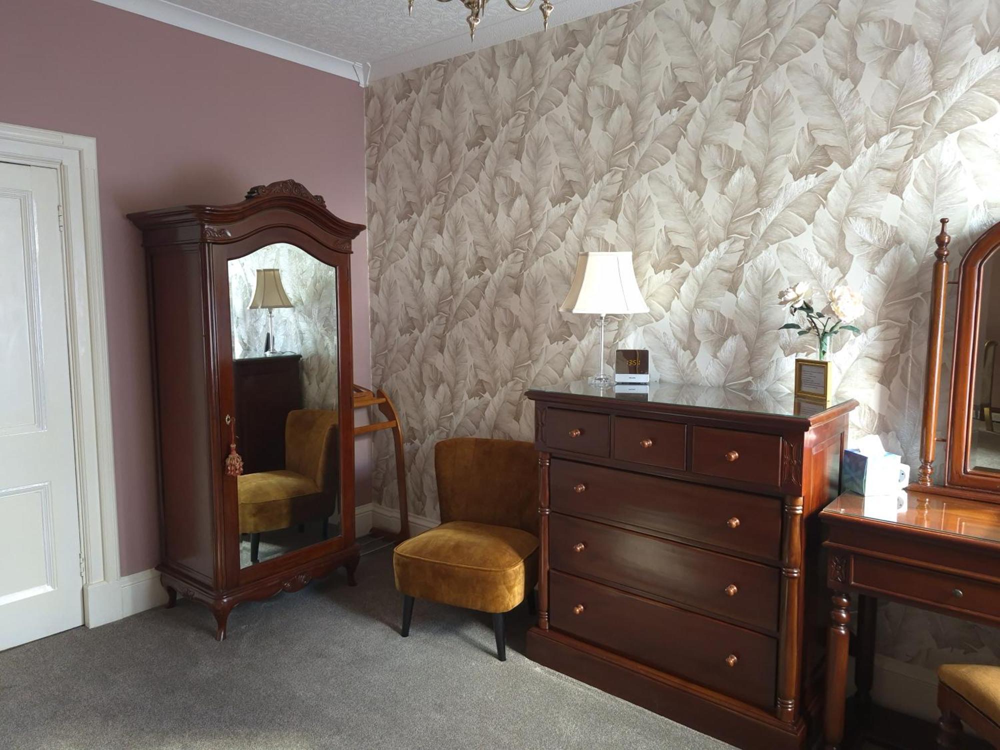 St David'S Guesthouse Haverfordwest Ngoại thất bức ảnh