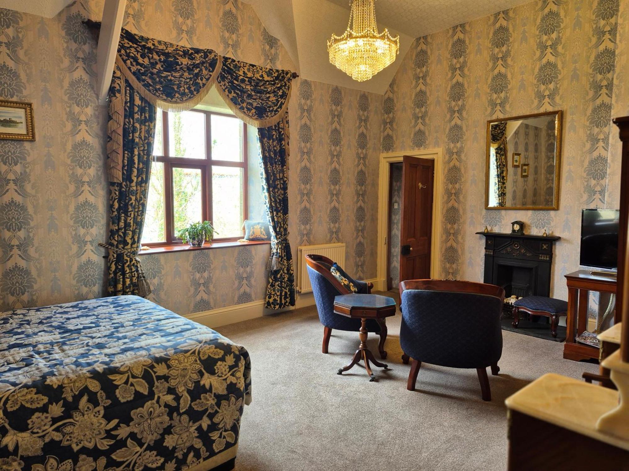St David'S Guesthouse Haverfordwest Ngoại thất bức ảnh